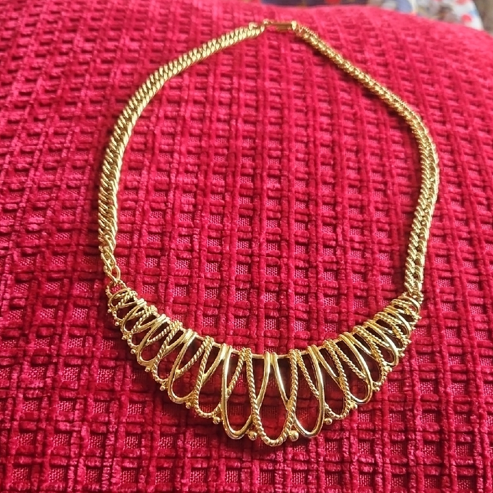 Elegant Gold Necklace